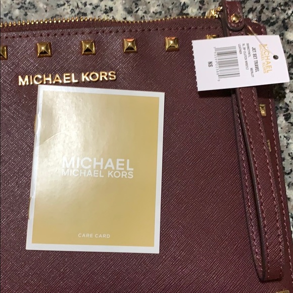 Michael Kors Wristlet. NWT. - Picture 5 of 8